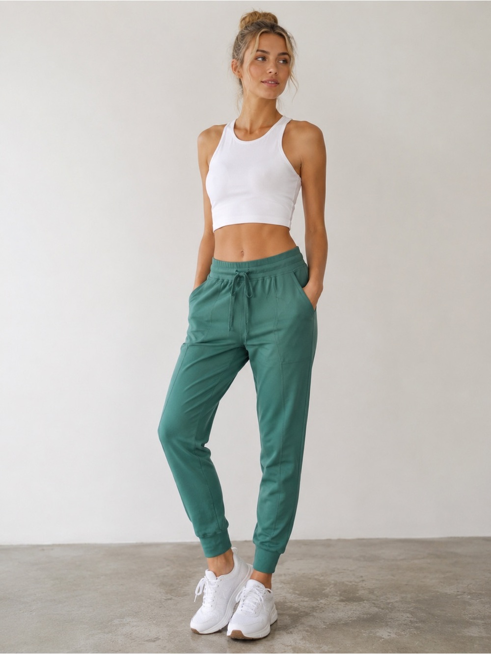 Fabletics Green Casual Chic Performance Joggers US S
